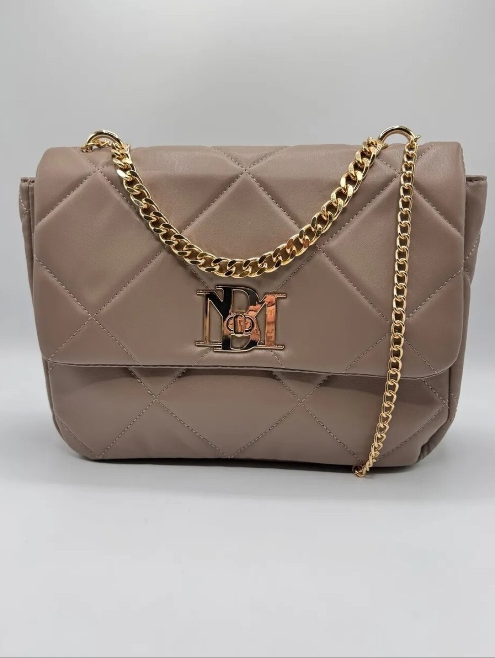 Badgley Mischka NWT Taupe Diamond Quilted Crossbody Bag Gold Chain